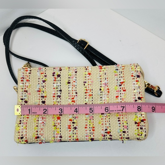 Jen & Co. Multi Stripe & Vegan Leather 5 Compartment Crossbody Purse - Picture 6 of 7